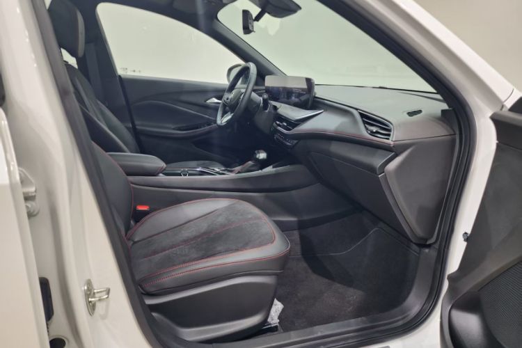 Used Buick Verano 2023 Pro GS Swift Edition Interior 6