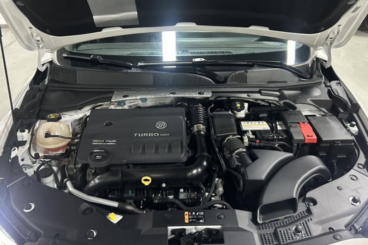 Used Buick Verano 2023 Pro GS Swift Edition Interior 7