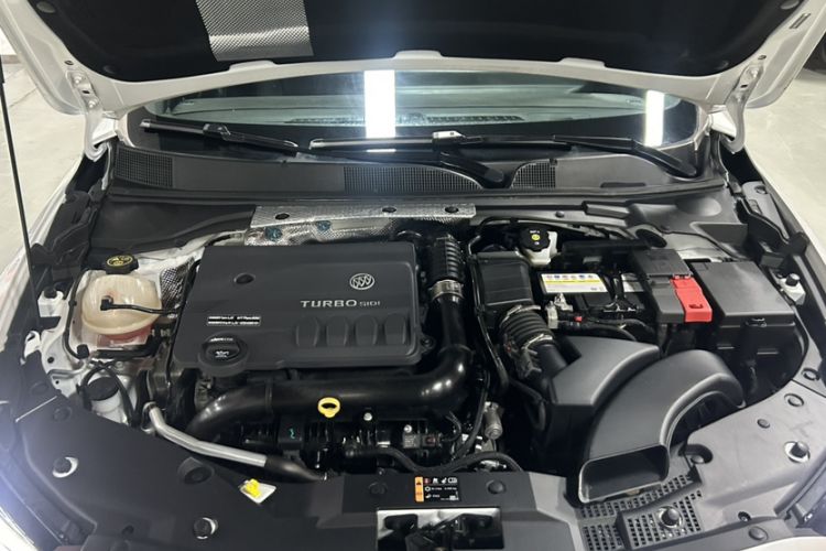 Used Buick Verano 2023 Pro GS Swift Edition Interior 7
