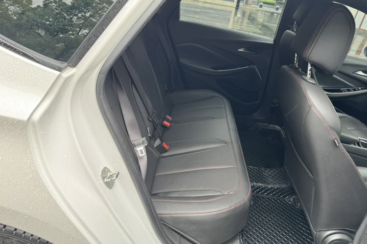 Used Buick Verano 2023 Pro GS Hunter Wind Edition Interior 8