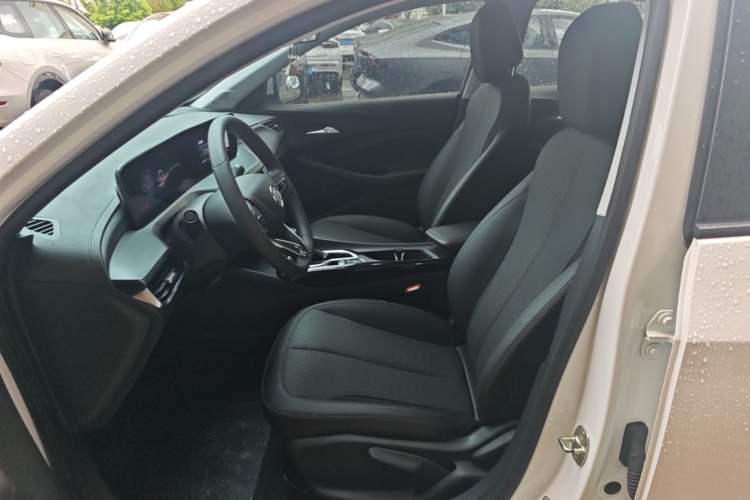 Used Buick Verano 2023 Pro Enjoyment Edition Left Front Seat
