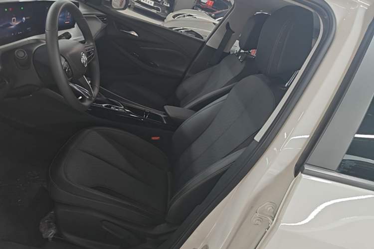 Used Buick Verano 2023 Pro Enjoyment Edition Left Front Seat