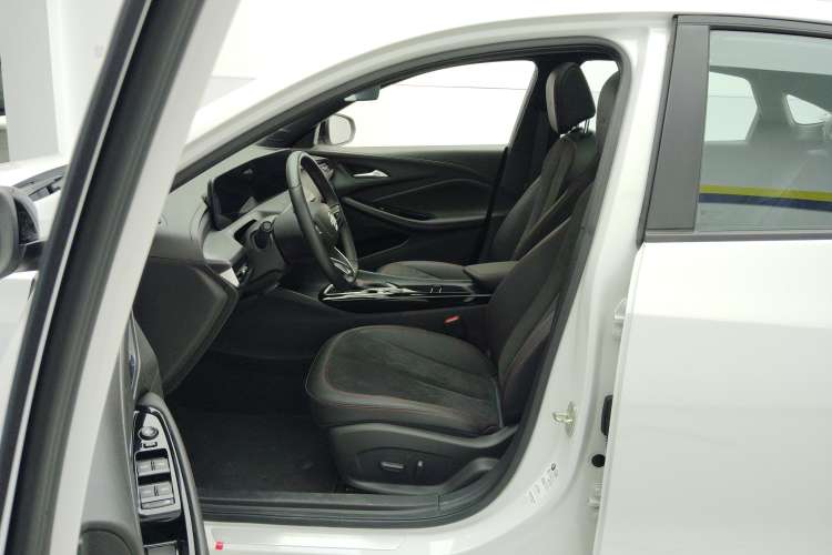 Used Buick Verano 2023 Pro GS Swift Edition Left Front Seat