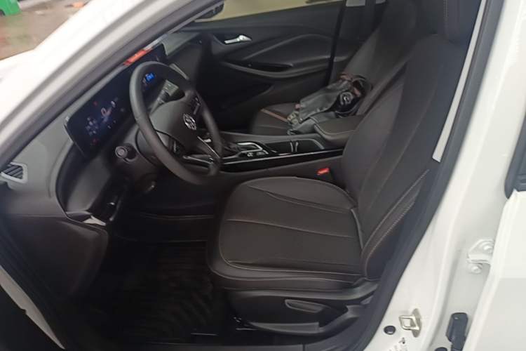 Used Buick Verano 2023 Pro Enjoyment Edition Left Front Seat