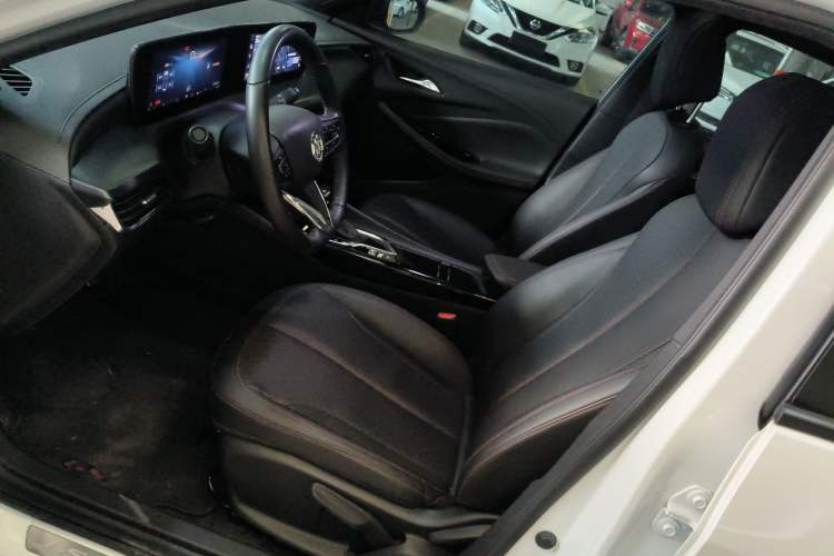 Used Buick Verano 2023 Pro GS Hunter Wind Edition Left Front Seat