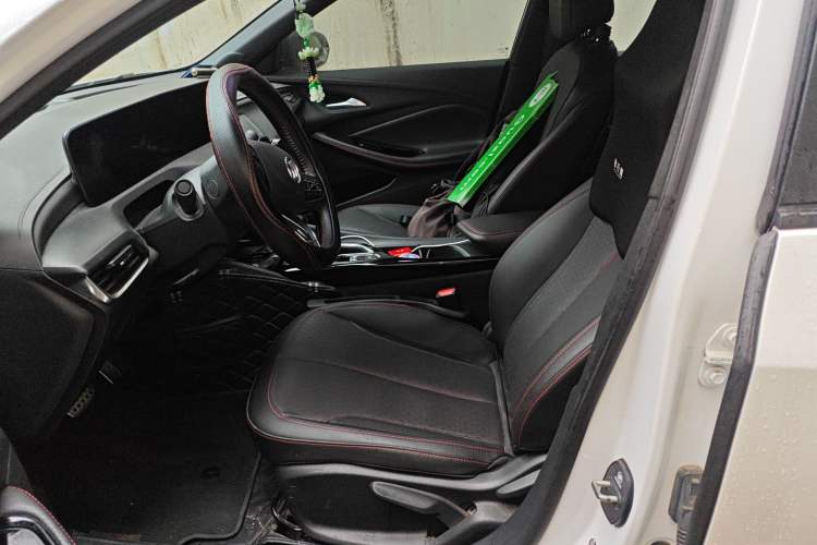 Used Buick Verano 2023 Pro GS Hunter Wind Edition Left Front Seat
