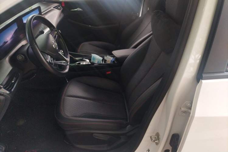 Used Buick Verano 2023 Pro GS Hunter Wind Edition Left Front Seat