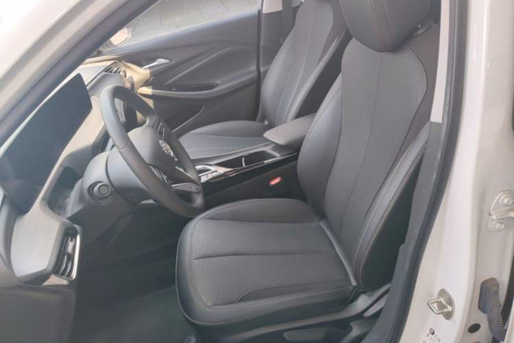 Used Buick Verano 2023 Pro Enjoyment Edition Left Front Seat