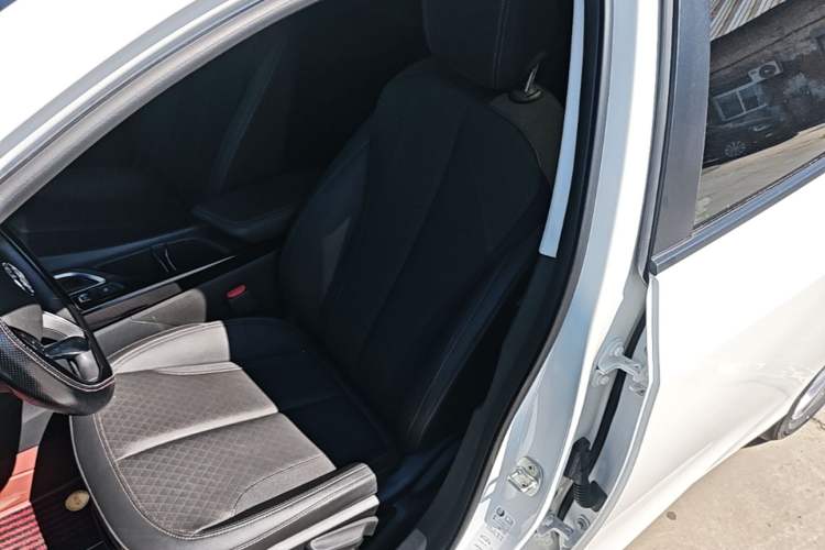Used Buick Verano 2023 Pro Enjoyment Edition Left Front Seat
