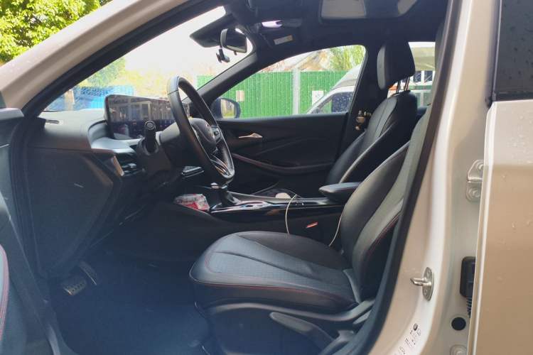 Used Buick Verano 2023 Pro GS Hunter Wind Edition Left Front Seat