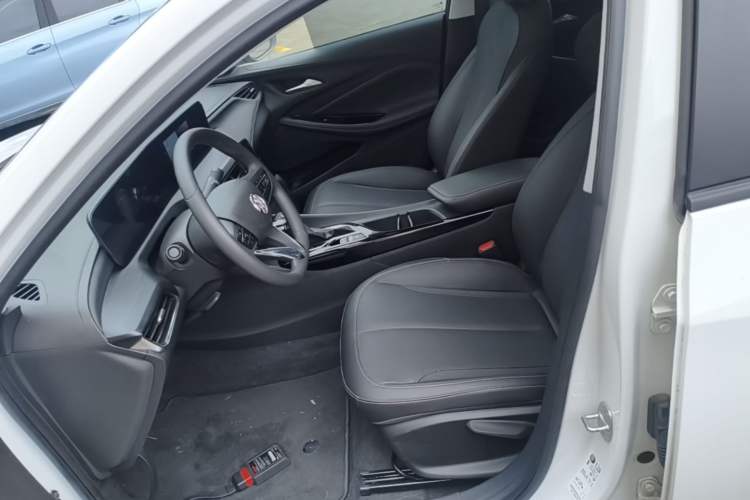 Used Buick Verano 2023 Pro Enjoyment Edition Left Front Seat