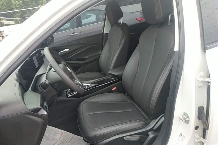 Used Buick Verano 2023 Pro Enjoyment Edition Left Front Seat
