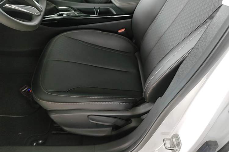 Used Buick Verano 2023 Pro Enjoyment Edition Left Front Seat