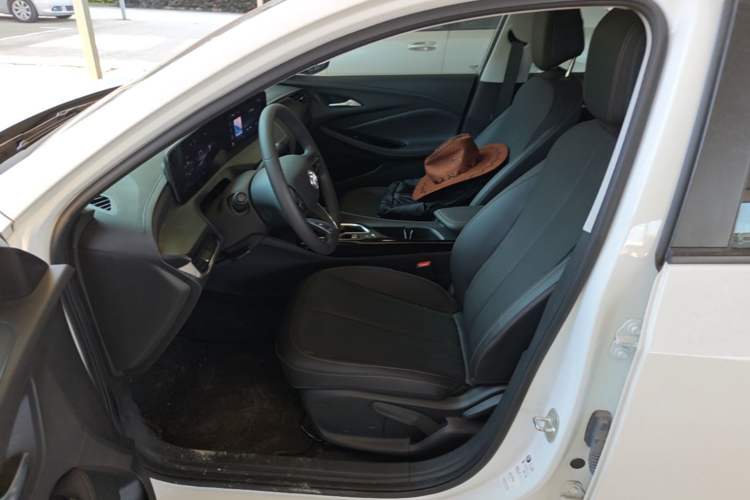 Used Buick Verano 2023 Pro Enjoyment Edition Left Front Seat
