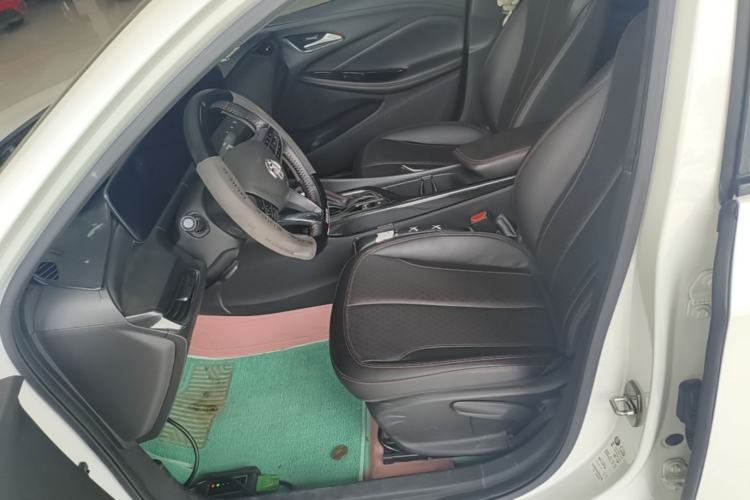 Used Buick Verano 2023 Pro GS Hunter Wind Edition Left Front Seat