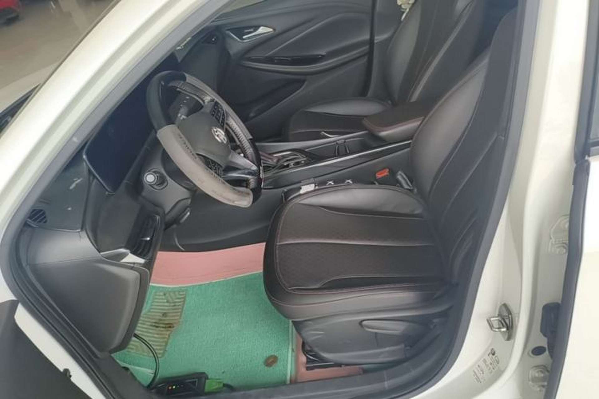 Used Buick Verano 2023 Pro GS Hunter Wind Edition Left Front Seat