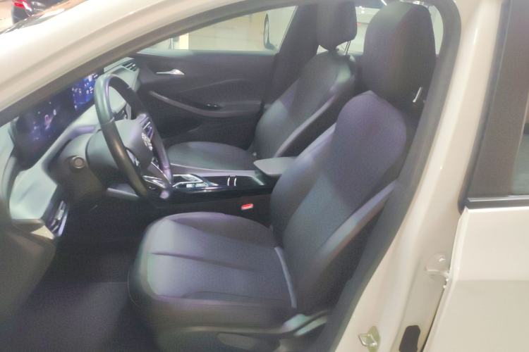 Used Buick Verano 2023 Pro GS Hunter Wind Edition Left Front Seat