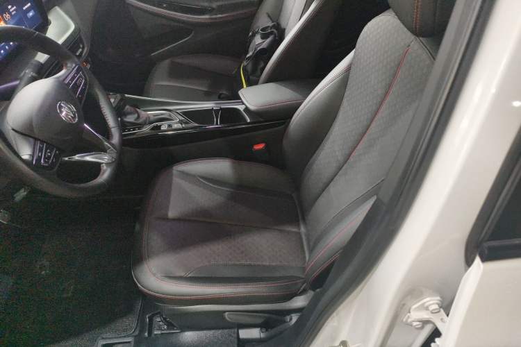 Used Buick Verano 2023 Pro GS Hunter Wind Edition Left Front Seat