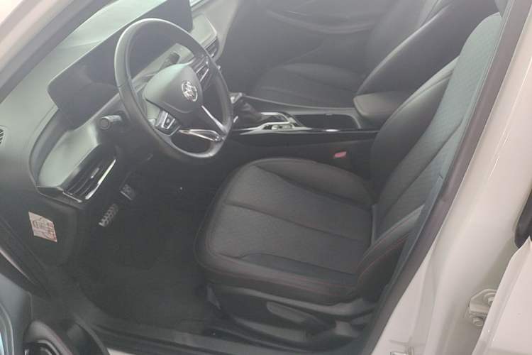 Used Buick Verano 2023 Pro GS Hunter Wind Edition Left Front Seat
