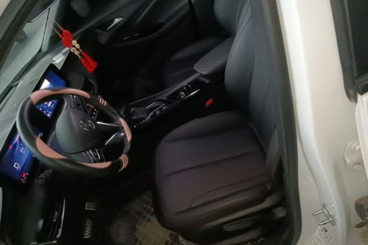 Used Buick Verano 2023 Pro GS Hunter Wind Edition Left Front Seat