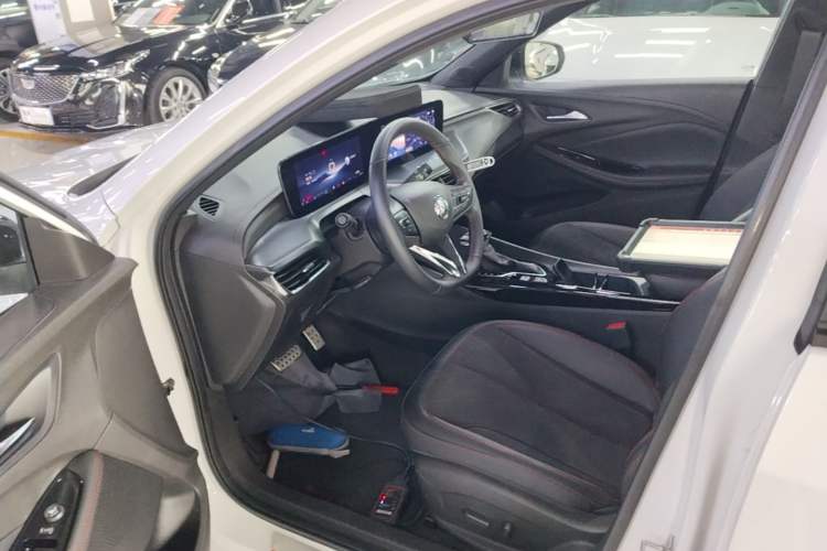 Used Buick Verano 2023 Pro GS Swift Edition Left Front Seat