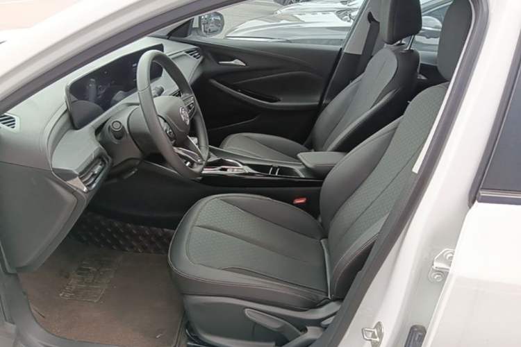 Used Buick Verano 2023 Pro Enjoyment Edition Left Front Seat