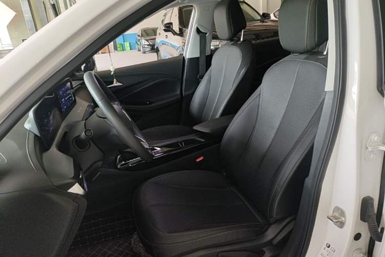 Used Buick Verano 2023 Pro Enjoyment Edition Left Front Seat