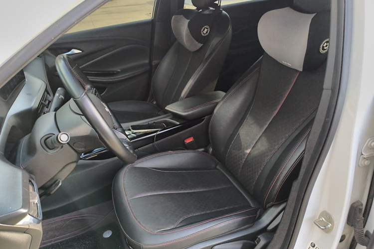 Used Buick Verano 2023 Pro GS Hunter Wind Edition Left Front Seat