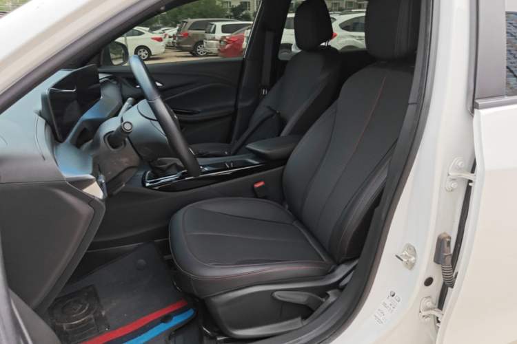 Used Buick Verano 2023 Pro GS Hunter Wind Edition Left Front Seat