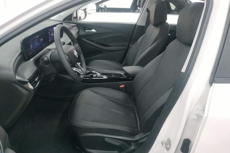 Used Buick Verano 2023 Pro Enjoyment Edition Left Front Seat