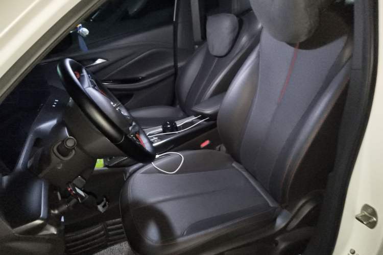Used Buick Verano 2023 Pro GS Hunter Wind Edition Left Front Seat