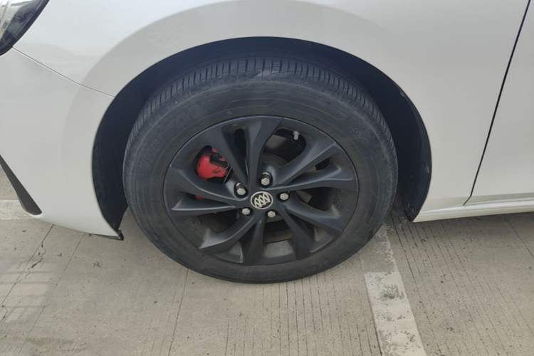 Used Buick Verano 2023 Pro GS Hunter Wind Edition Left Front Wheel Hub