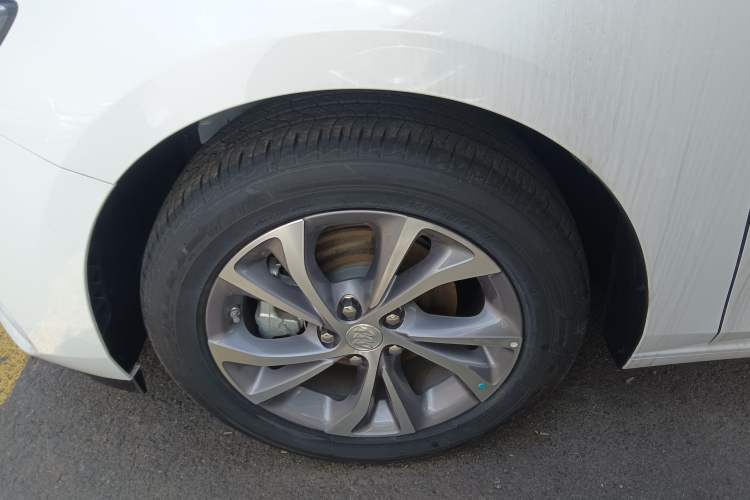 Used Buick Verano 2023 Pro Enjoyment Edition Left Front Wheel Hub