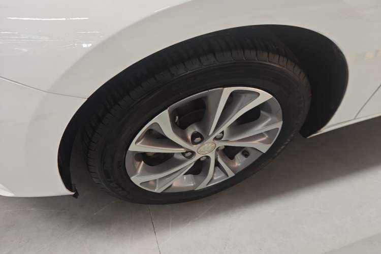 Used Buick Verano 2023 Pro Enjoyment Edition Left Front Wheel Hub