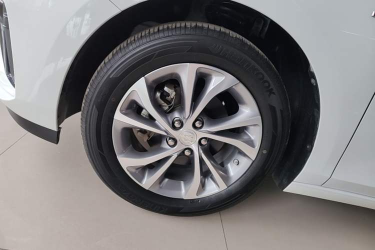 Used Buick Verano 2023 Pro Enjoyment Edition Left Front Wheel Hub