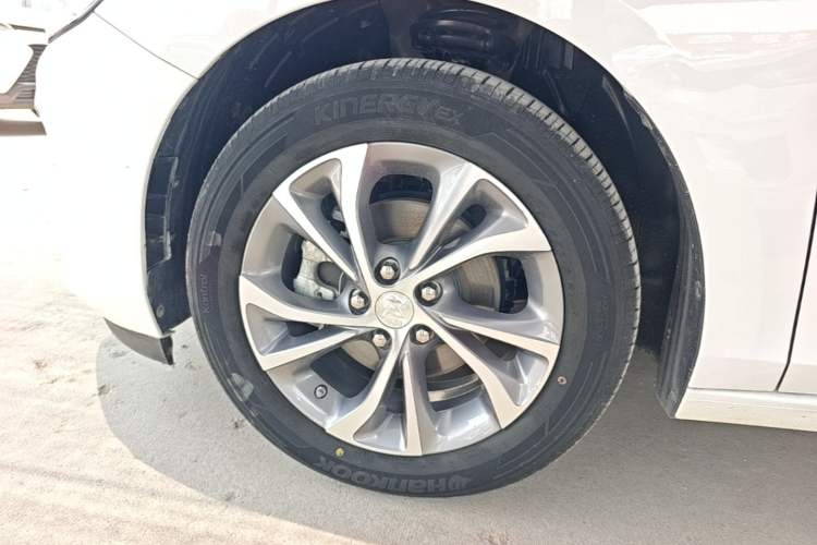 Used Buick Verano 2023 Pro Enjoyment Edition Left Front Wheel Hub