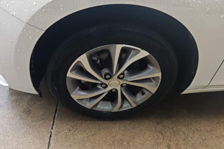 Used Buick Verano 2023 Pro Enjoyment Edition Left Front Wheel Hub