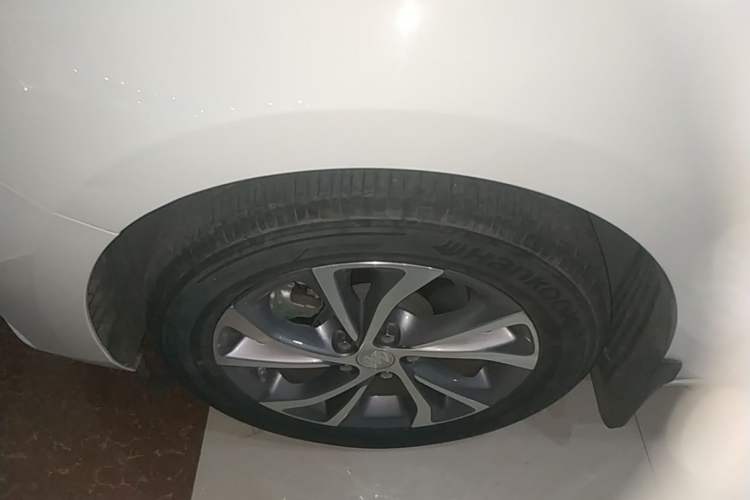 Used Buick Verano 2023 Pro Enjoyment Edition Left Front Wheel Hub