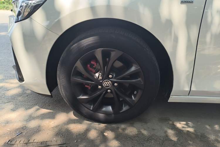 Used Buick Verano 2023 Pro GS Hunter Wind Edition Left Front Wheel Hub