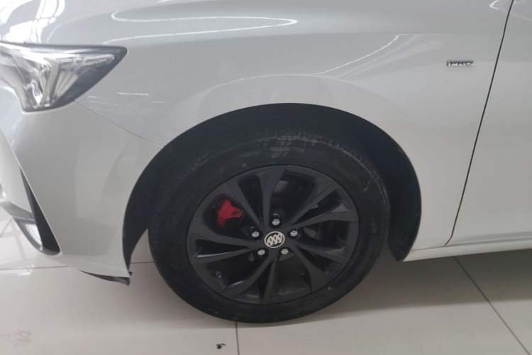 Used Buick Verano 2023 Pro GS Hunter Wind Edition Left Front Wheel Hub