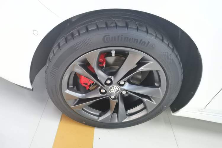 Used Buick Verano 2023 Pro GS Swift Edition Left Front Wheel Hub