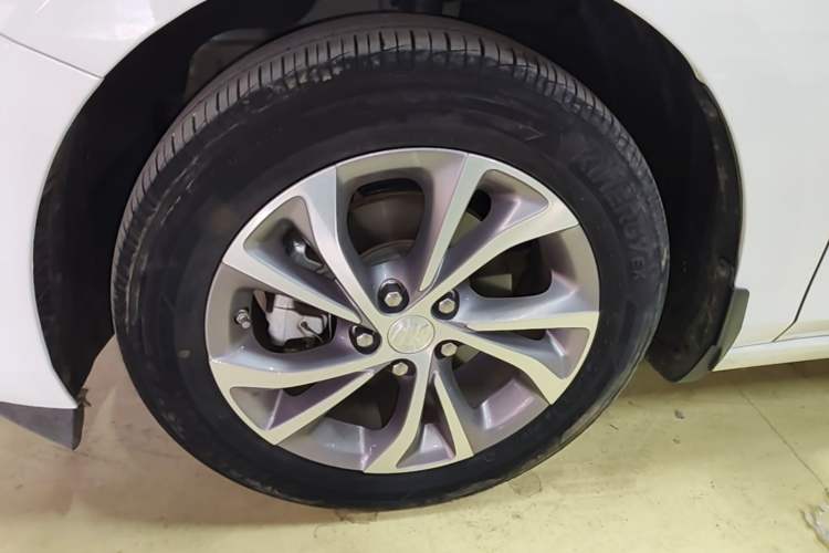 Used Buick Verano 2023 Pro Enjoyment Edition Left Front Wheel Hub