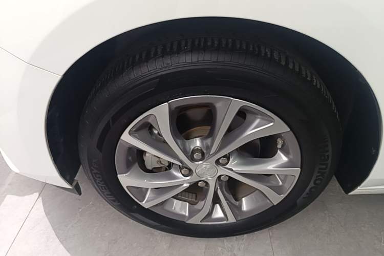 Used Buick Verano 2023 Pro Enjoyment Edition Left Front Wheel Hub