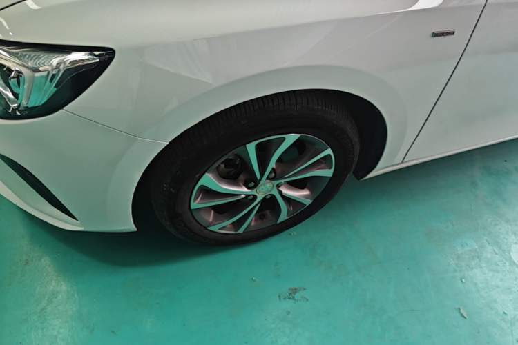 Used Buick Verano 2023 Pro Enjoyment Edition Left Front Wheel Hub