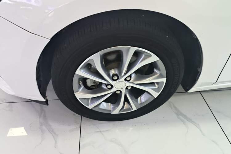 Used Buick Verano 2023 Pro Enjoyment Edition Left Front Wheel Hub