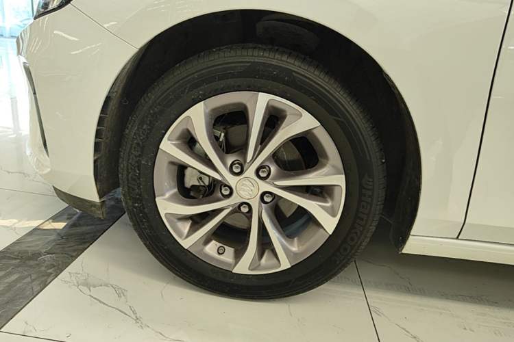 Used Buick Verano 2023 Pro Enjoyment Edition Left Front Wheel Hub