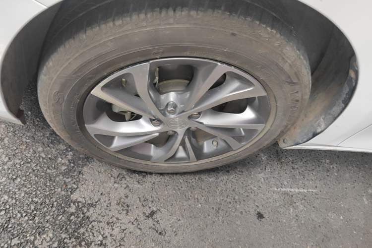 Used Buick Verano 2023 Pro Enjoyment Edition Left Front Wheel Hub