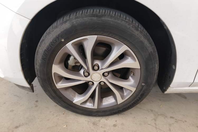 Used Buick Verano 2023 Pro Enjoyment Edition Left Front Wheel Hub