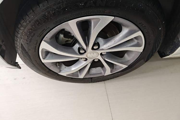 Used Buick Verano 2023 Pro Enjoyment Edition Left Front Wheel Hub