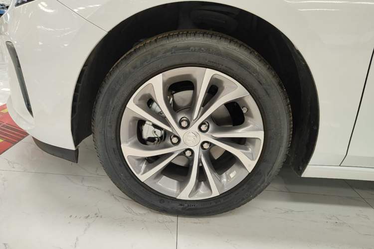 Used Buick Verano 2023 Pro Enjoyment Edition Left Front Wheel Hub